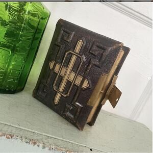 Antique Shabby CDV Photo Album Leather Cover Brass Gold Edges 20 Pages EMPTY